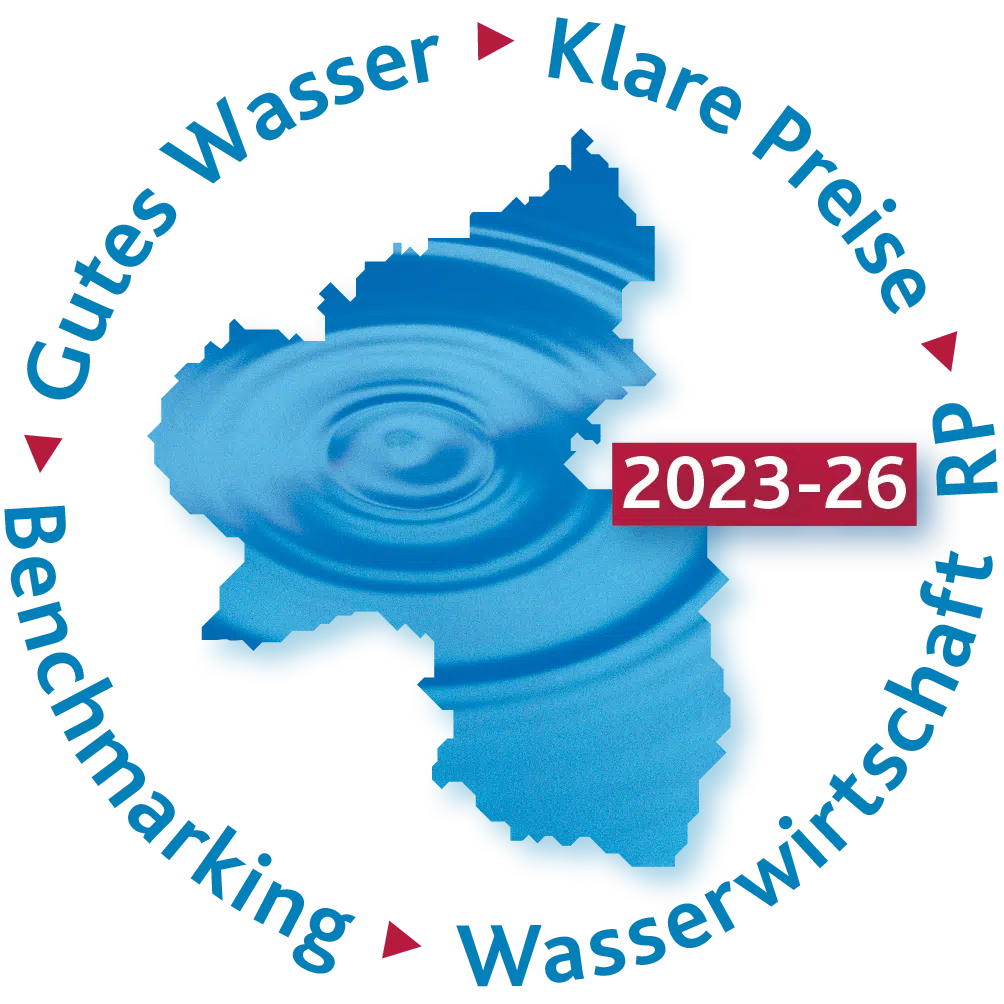 {"title":"Gutes Wasser - Klare Preise","description":"<p>Unter dem Motto \u201cGutes Wasser \u2013 Klare Preise\u201c stellen sich die rheinland-pf\u00e4lzischen Wasser- und Abwasserunternehmen nicht nur freiwillig alle drei Jahre einem unabh\u00e4ngigen Leistungsvergleich. Integraler Bestandteil des Benchmarkings Wasserwirtschaft sind seit der Erhebungsrunde 2013 auch die Preis- und Tarifinformationsbl\u00e4tter, die seitdem einen wichtigen Beitrag zur Entgelttransparenz leisten. Zentral vorgehaltene, frei zug\u00e4ngliche und einheitliche Information zu den Entgelten der Wasser- und Abwasserunternehmen, wie Sie auf den Seiten der Wasserwirtschaftsverwaltung verf\u00fcgbar sind, existieren so in Deutschland nur in Rheinland-Pfalz.<\/p>\n","file_preview":{"ID":4580,"id":4580,"title":"Gutes Wasser, klare Preise","filename":"rlp-siegel-2023-2026.webp","filesize":132880,"url":"https:\/\/rhwasser.wird-spitze.de\/wp-content\/uploads\/2026\/10\/rlp-siegel-2023-2026.webp","link":"https:\/\/rhwasser.wird-spitze.de\/rlp-siegel-2023-2026\/","alt":"RLP Siegel Gutes Wasser, klare Preise","author":"1","description":"","caption":"","name":"rlp-siegel-2023-2026","status":"inherit","uploaded_to":0,"date":"2026-10-09 10:55:04","modified":"2026-10-09 10:57:31","menu_order":0,"mime_type":"image\/webp","type":"image","subtype":"webp","icon":"https:\/\/rhwasser.wird-spitze.de\/wp-includes\/images\/media\/default.png","width":1004,"height":1004,"sizes":{"thumbnail":"https:\/\/rhwasser.wird-spitze.de\/wp-content\/uploads\/2026\/10\/rlp-siegel-2023-2026-300x300.webp","thumbnail-width":300,"thumbnail-height":300,"medium":"https:\/\/rhwasser.wird-spitze.de\/wp-content\/uploads\/2026\/10\/rlp-siegel-2023-2026-500x500.webp","medium-width":500,"medium-height":500,"medium_large":"https:\/\/rhwasser.wird-spitze.de\/wp-content\/uploads\/2026\/10\/rlp-siegel-2023-2026-768x768.webp","medium_large-width":768,"medium_large-height":768,"large":"https:\/\/rhwasser.wird-spitze.de\/wp-content\/uploads\/2026\/10\/rlp-siegel-2023-2026.webp","large-width":1004,"large-height":1004,"1536x1536":"https:\/\/rhwasser.wird-spitze.de\/wp-content\/uploads\/2026\/10\/rlp-siegel-2023-2026.webp","1536x1536-width":1004,"1536x1536-height":1004,"2048x2048":"https:\/\/rhwasser.wird-spitze.de\/wp-content\/uploads\/2026\/10\/rlp-siegel-2023-2026.webp","2048x2048-width":1004,"2048x2048-height":1004,"gform-image-choice-sm":"https:\/\/rhwasser.wird-spitze.de\/wp-content\/uploads\/2026\/10\/rlp-siegel-2023-2026.webp","gform-image-choice-sm-width":300,"gform-image-choice-sm-height":300,"gform-image-choice-md":"https:\/\/rhwasser.wird-spitze.de\/wp-content\/uploads\/2026\/10\/rlp-siegel-2023-2026.webp","gform-image-choice-md-width":400,"gform-image-choice-md-height":400,"gform-image-choice-lg":"https:\/\/rhwasser.wird-spitze.de\/wp-content\/uploads\/2026\/10\/rlp-siegel-2023-2026.webp","gform-image-choice-lg-width":600,"gform-image-choice-lg-height":600}},"image":{"ID":4580,"id":4580,"title":"Gutes Wasser, klare Preise","filename":"rlp-siegel-2023-2026.webp","filesize":132880,"url":"https:\/\/rhwasser.wird-spitze.de\/wp-content\/uploads\/2026\/10\/rlp-siegel-2023-2026.webp","link":"https:\/\/rhwasser.wird-spitze.de\/rlp-siegel-2023-2026\/","alt":"RLP Siegel Gutes Wasser, klare Preise","author":"1","description":"","caption":"","name":"rlp-siegel-2023-2026","status":"inherit","uploaded_to":0,"date":"2026-10-09 10:55:04","modified":"2026-10-09 10:57:31","menu_order":0,"mime_type":"image\/webp","type":"image","subtype":"webp","icon":"https:\/\/rhwasser.wird-spitze.de\/wp-includes\/images\/media\/default.png","width":1004,"height":1004,"sizes":{"thumbnail":"https:\/\/rhwasser.wird-spitze.de\/wp-content\/uploads\/2026\/10\/rlp-siegel-2023-2026-300x300.webp","thumbnail-width":300,"thumbnail-height":300,"medium":"https:\/\/rhwasser.wird-spitze.de\/wp-content\/uploads\/2026\/10\/rlp-siegel-2023-2026-500x500.webp","medium-width":500,"medium-height":500,"medium_large":"https:\/\/rhwasser.wird-spitze.de\/wp-content\/uploads\/2026\/10\/rlp-siegel-2023-2026-768x768.webp","medium_large-width":768,"medium_large-height":768,"large":"https:\/\/rhwasser.wird-spitze.de\/wp-content\/uploads\/2026\/10\/rlp-siegel-2023-2026.webp","large-width":1004,"large-height":1004,"1536x1536":"https:\/\/rhwasser.wird-spitze.de\/wp-content\/uploads\/2026\/10\/rlp-siegel-2023-2026.webp","1536x1536-width":1004,"1536x1536-height":1004,"2048x2048":"https:\/\/rhwasser.wird-spitze.de\/wp-content\/uploads\/2026\/10\/rlp-siegel-2023-2026.webp","2048x2048-width":1004,"2048x2048-height":1004,"gform-image-choice-sm":"https:\/\/rhwasser.wird-spitze.de\/wp-content\/uploads\/2026\/10\/rlp-siegel-2023-2026.webp","gform-image-choice-sm-width":300,"gform-image-choice-sm-height":300,"gform-image-choice-md":"https:\/\/rhwasser.wird-spitze.de\/wp-content\/uploads\/2026\/10\/rlp-siegel-2023-2026.webp","gform-image-choice-md-width":400,"gform-image-choice-md-height":400,"gform-image-choice-lg":"https:\/\/rhwasser.wird-spitze.de\/wp-content\/uploads\/2026\/10\/rlp-siegel-2023-2026.webp","gform-image-choice-lg-width":600,"gform-image-choice-lg-height":600}}}